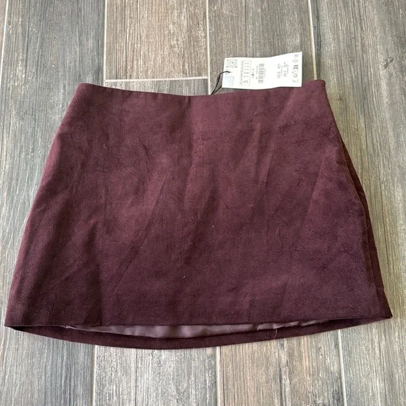 Zara Faux Suede Mini Skirt | Size Small | Rich Burgundy - Picture 1 of 3